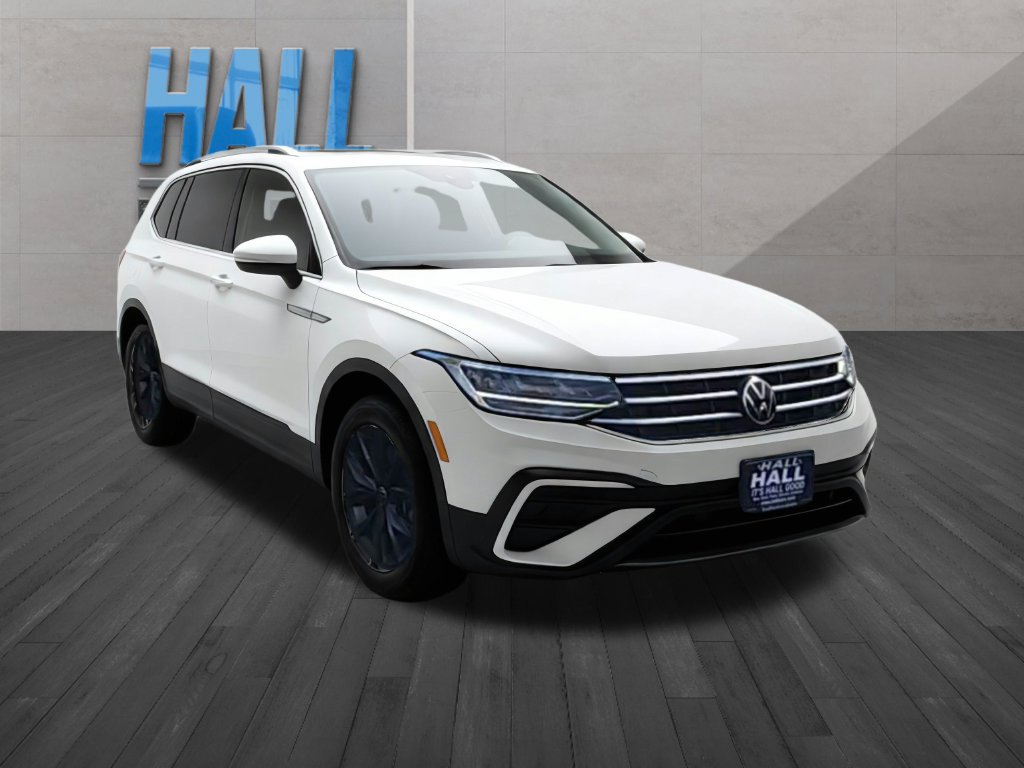 Certified 2024 Volkswagen Tiguan SE w/ Panoramic Sunroof Package AWD/4WD image 9