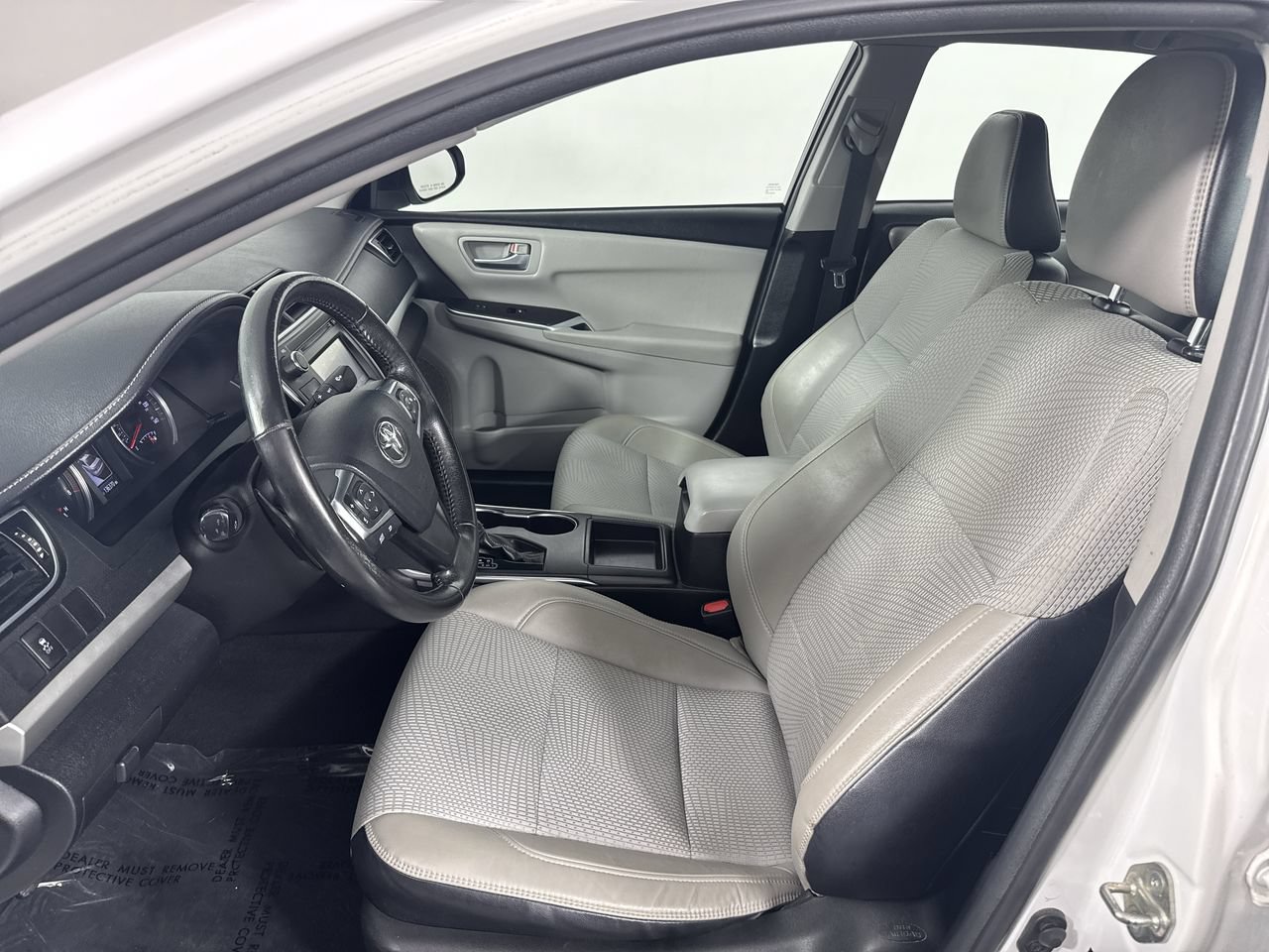Used 2017 Toyota Camry SE FWD image 24