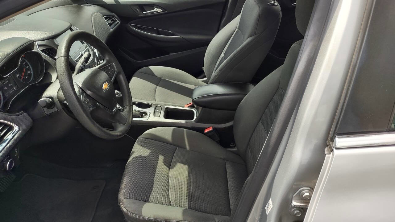 Used 2016 Chevrolet Cruze LT w/ Convenience Package image 11
