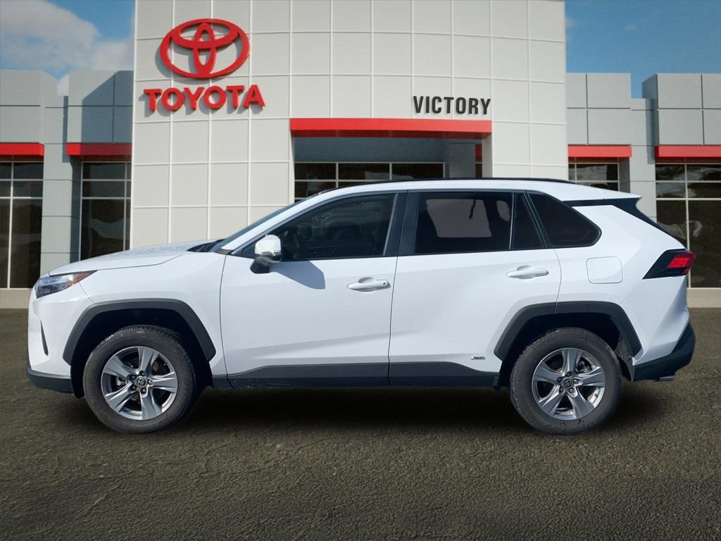 Used 2025 Toyota RAV4 XLE AWD/4WD image 6