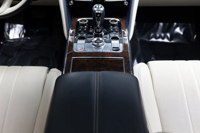 Used 2021 Bentley Flying Spur W12 image 9