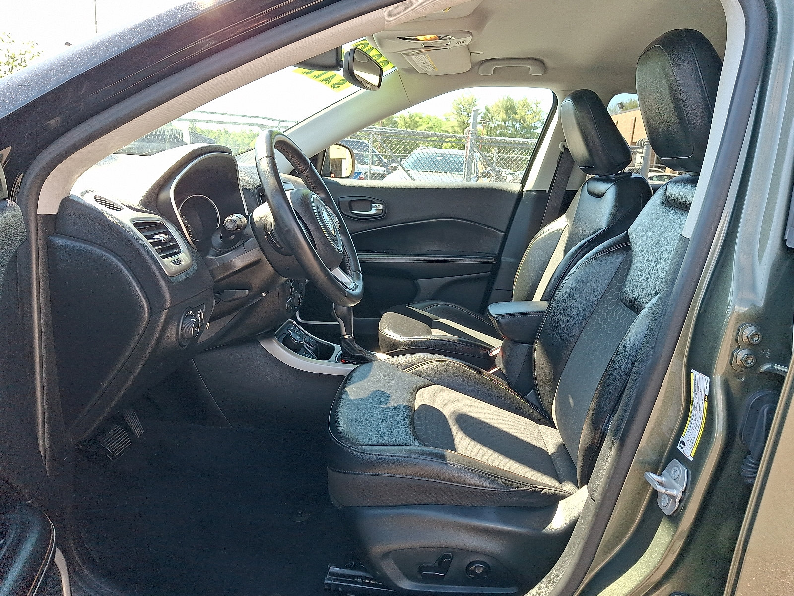 Used 2019 Jeep Compass Latitude w/ Popular Equipment Group AWD/4WD image 14