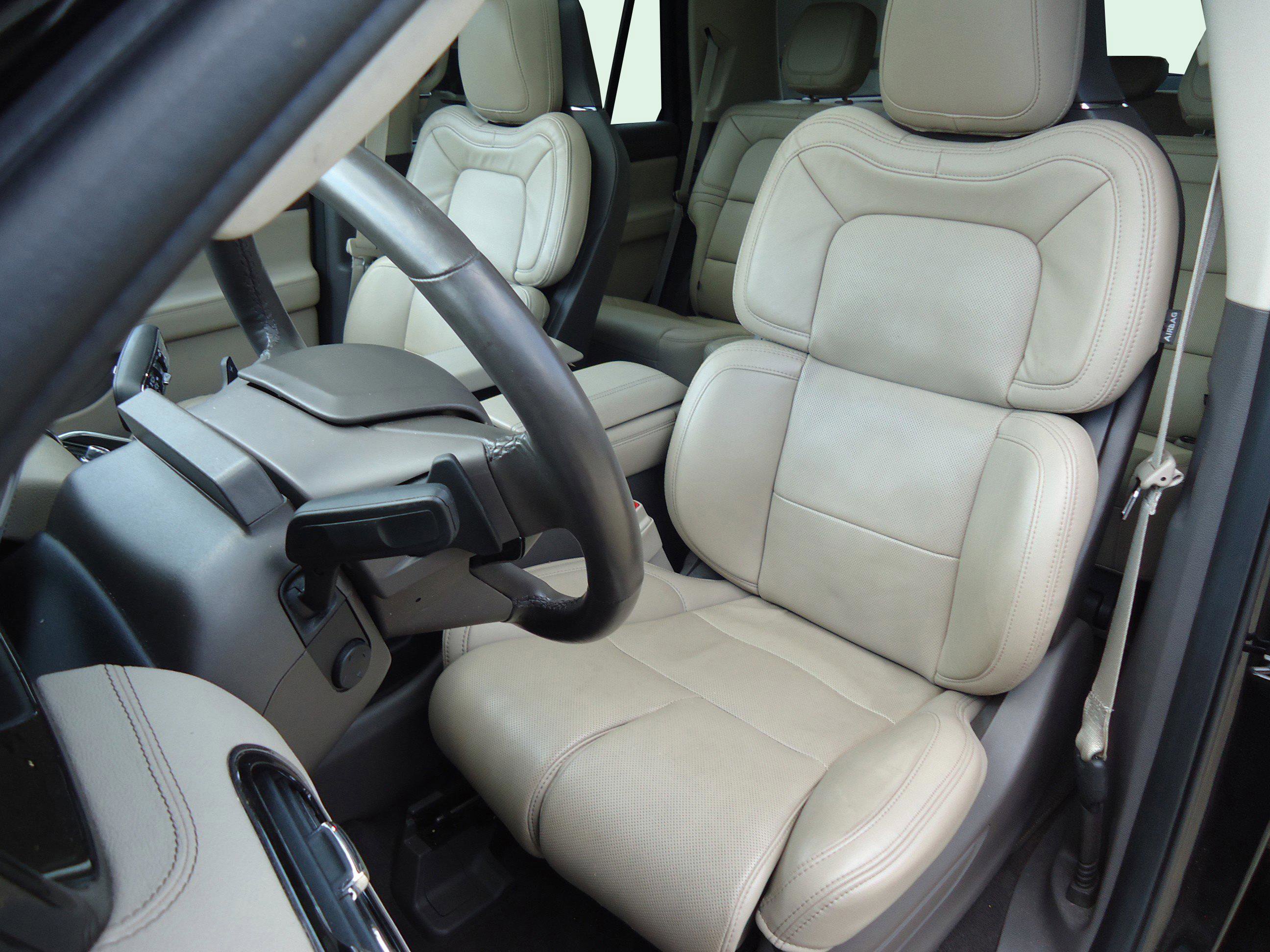 Used 2022 Lincoln Navigator Reserve AWD/4WD image 13
