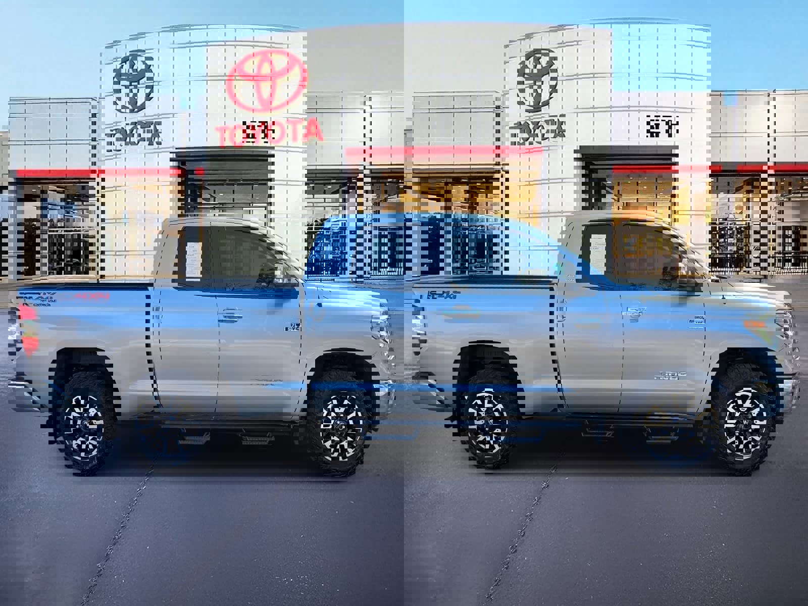 Used 2018 Toyota Tundra Limited w/ TRD Off Road Package image 4