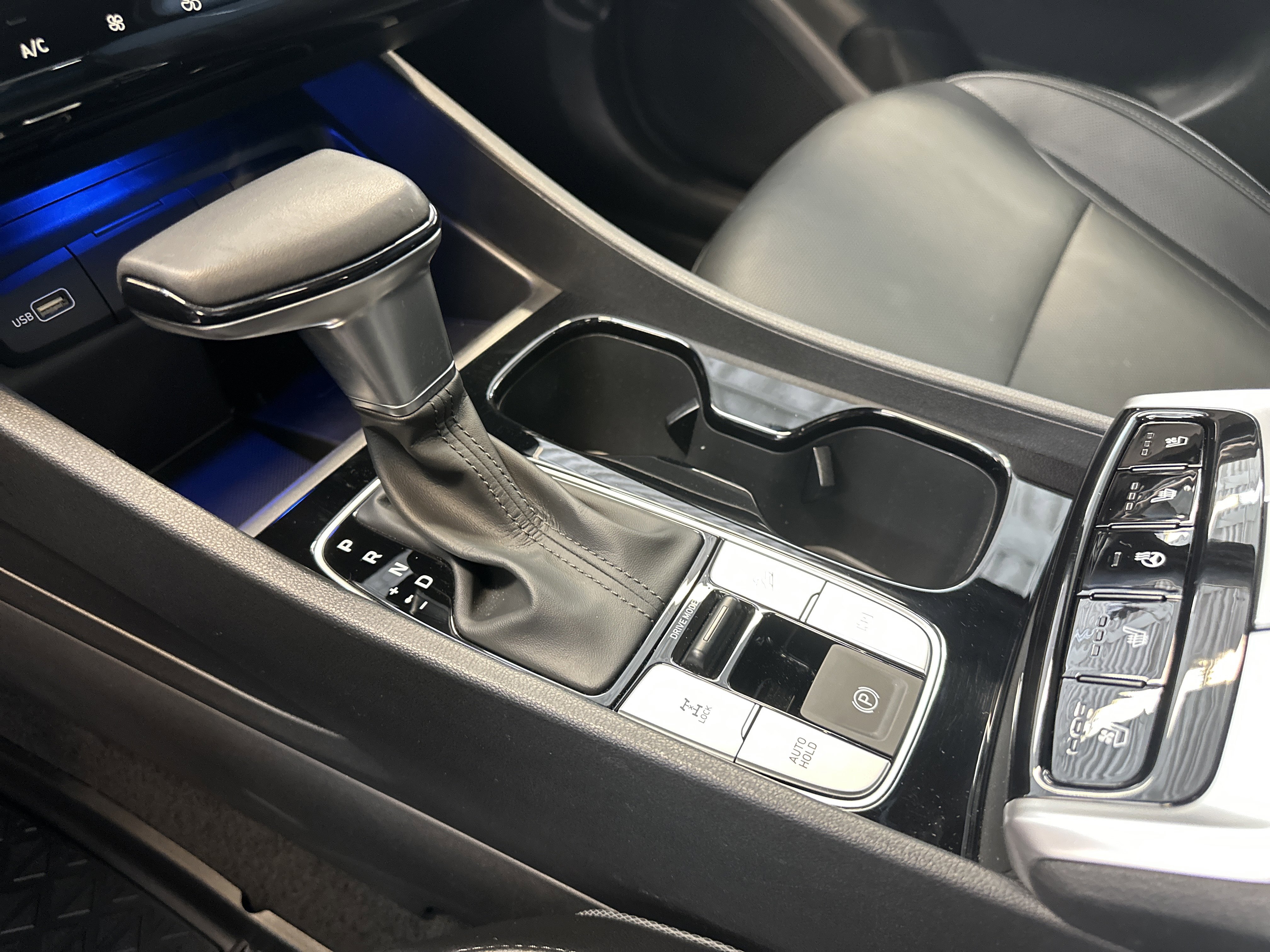 Used 2024 Hyundai Santa Cruz Limited image 26