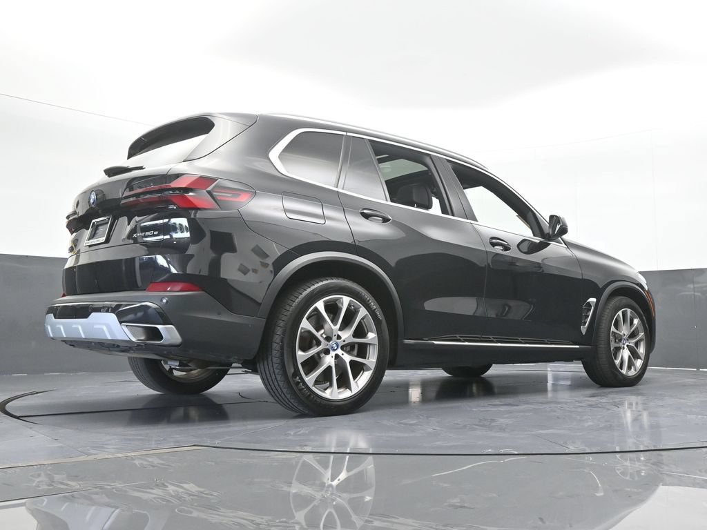 Used 2025 BMW X5 xDrive50e AWD/4WD image 66