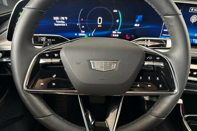 Certified 2024 Cadillac Lyriq Luxury AWD/4WD image 24