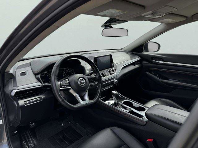 Used 2023 Nissan Altima 2.5 SR FWD image 18