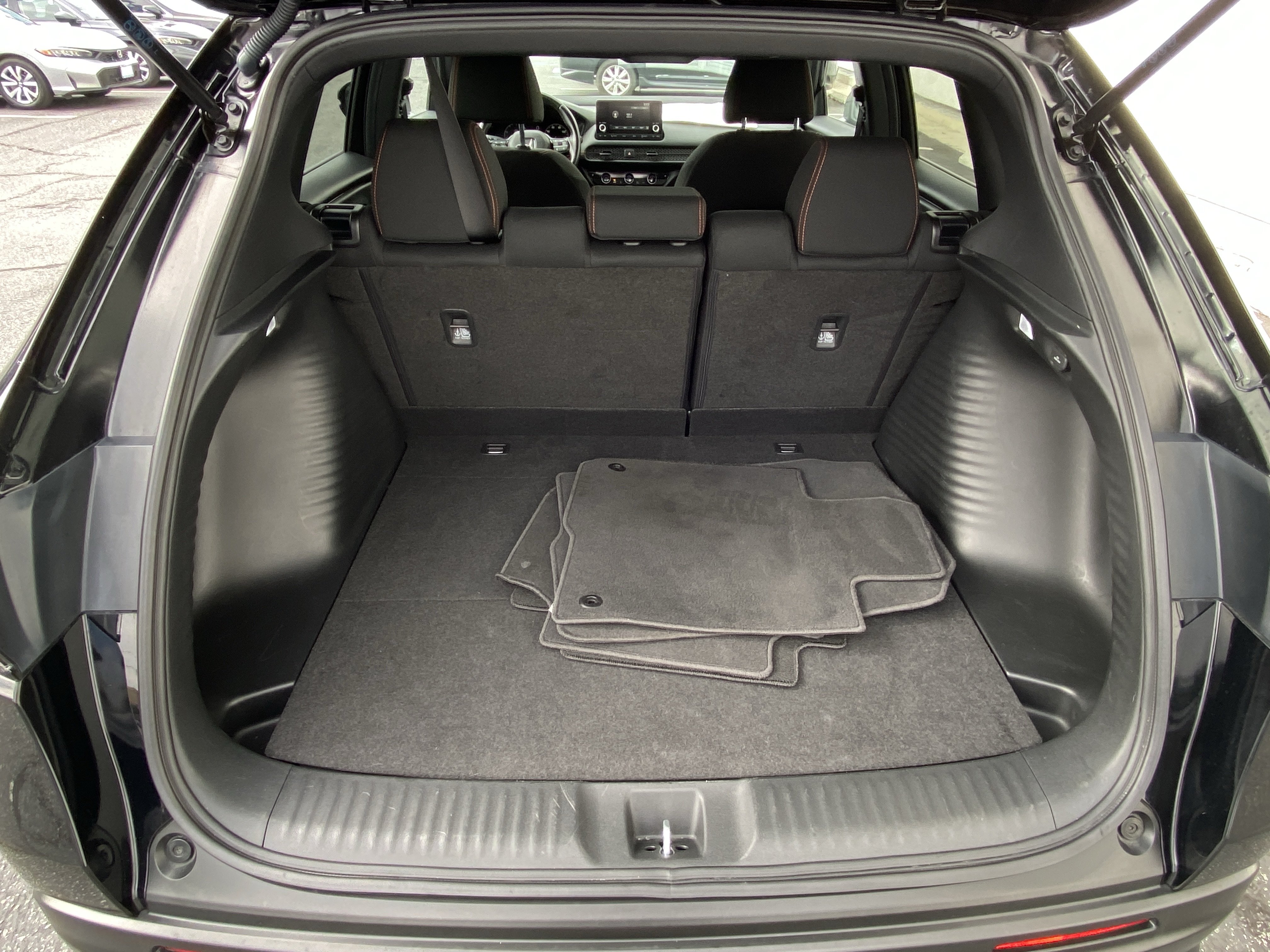 Used 2025 Honda HR-V Sport image 12