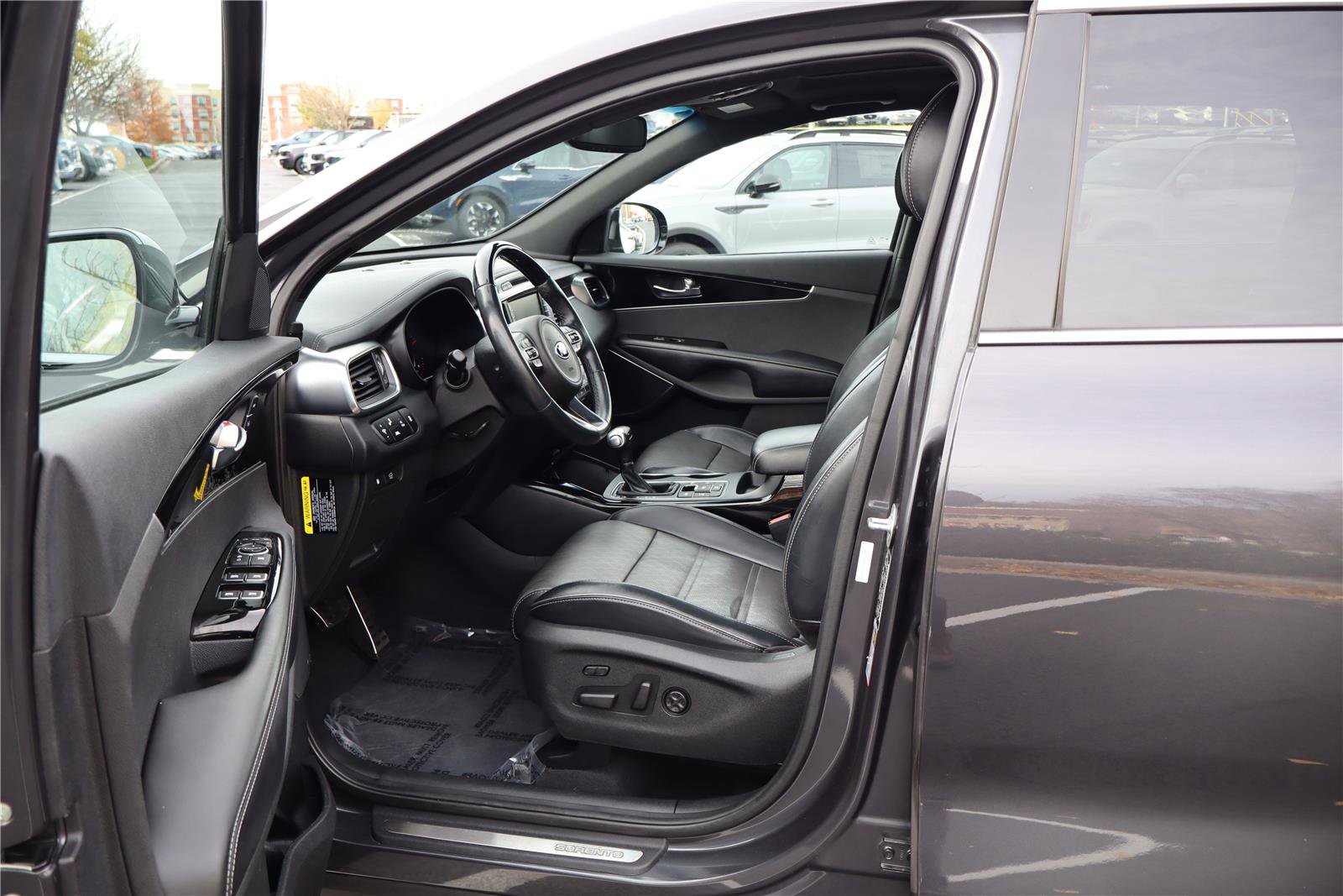 Used 2018 Kia Sorento SX image 15