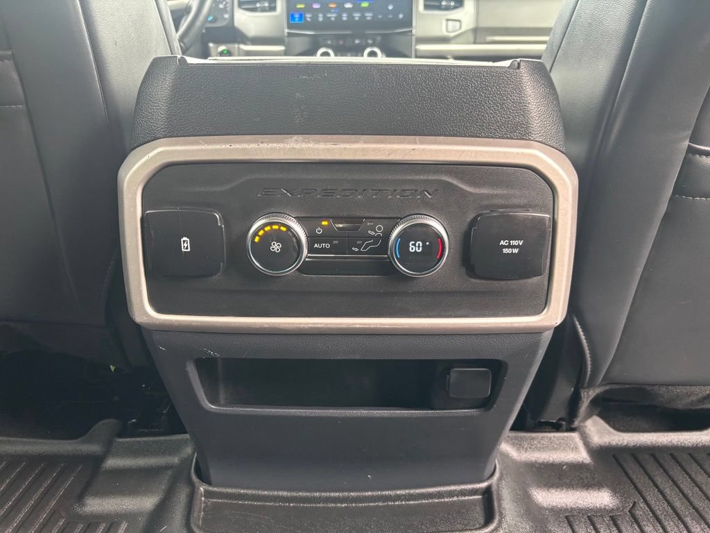 Used 2024 Ford Expedition XLT AWD/4WD image 29