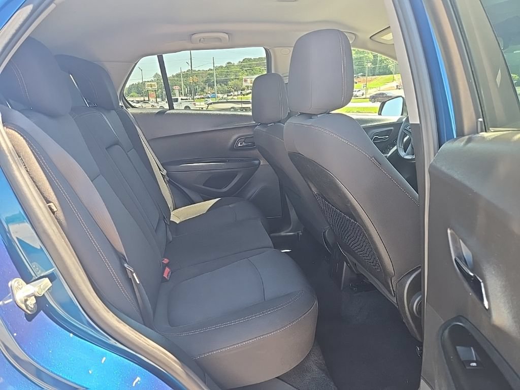 Used 2020 Chevrolet Trax LT FWD image 19