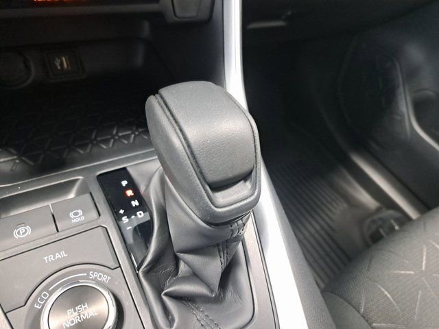 Used 2025 Toyota RAV4 XLE image 15