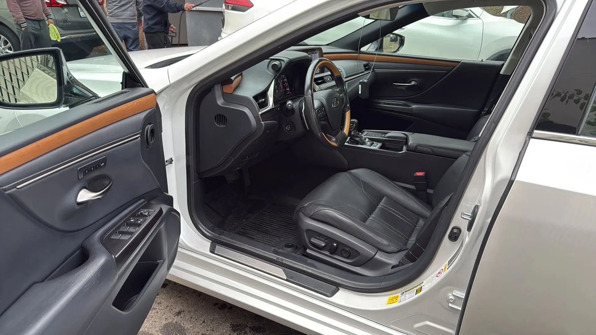 Used 2019 Lexus ES 350 image 23