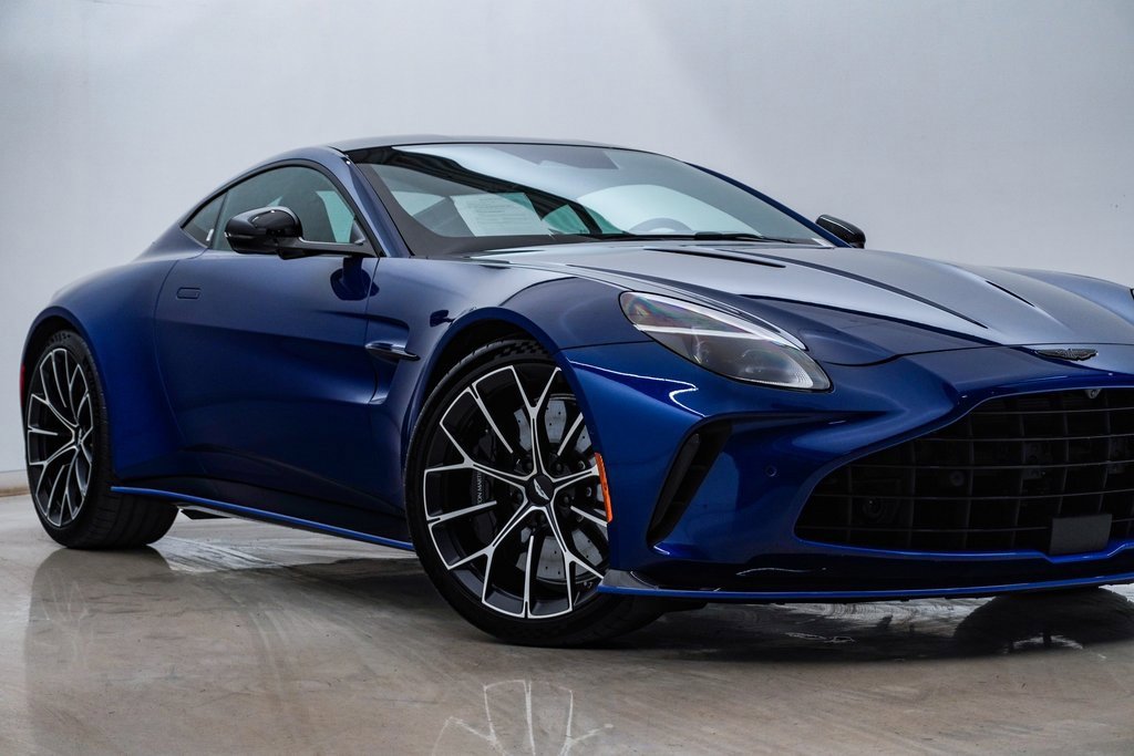 Used 2025 Aston Martin V8 Vantage Coupe image 2