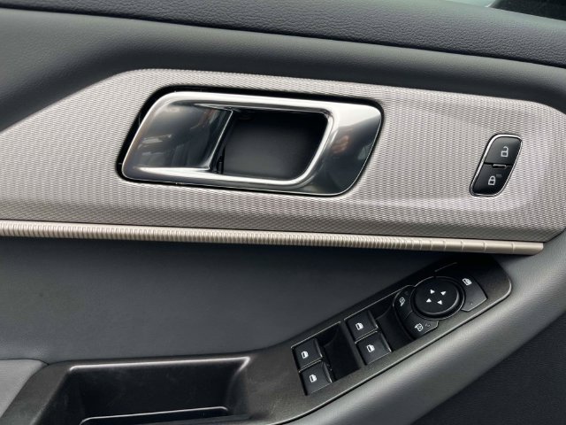 New 2027 Ford Explorer Active w/ Active Comfort Package RWD image 13