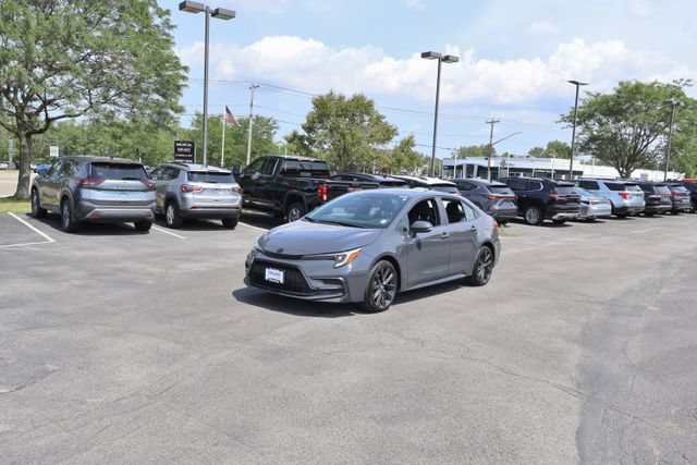 Used 2024 Toyota Corolla SE FWD image 3