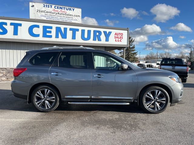 Used 2018 Nissan Pathfinder Platinum AWD/4WD image 17
