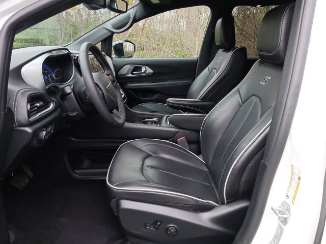 Used 2025 Chrysler Pacifica Limited FWD image 12