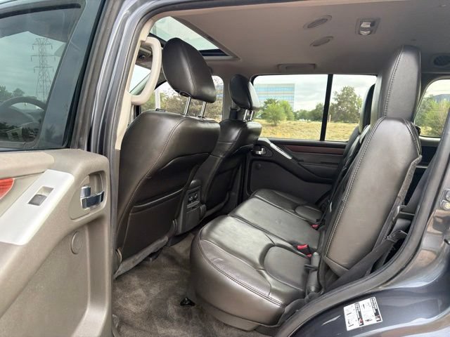 Used 2012 Nissan Pathfinder LE AWD/4WD image 24