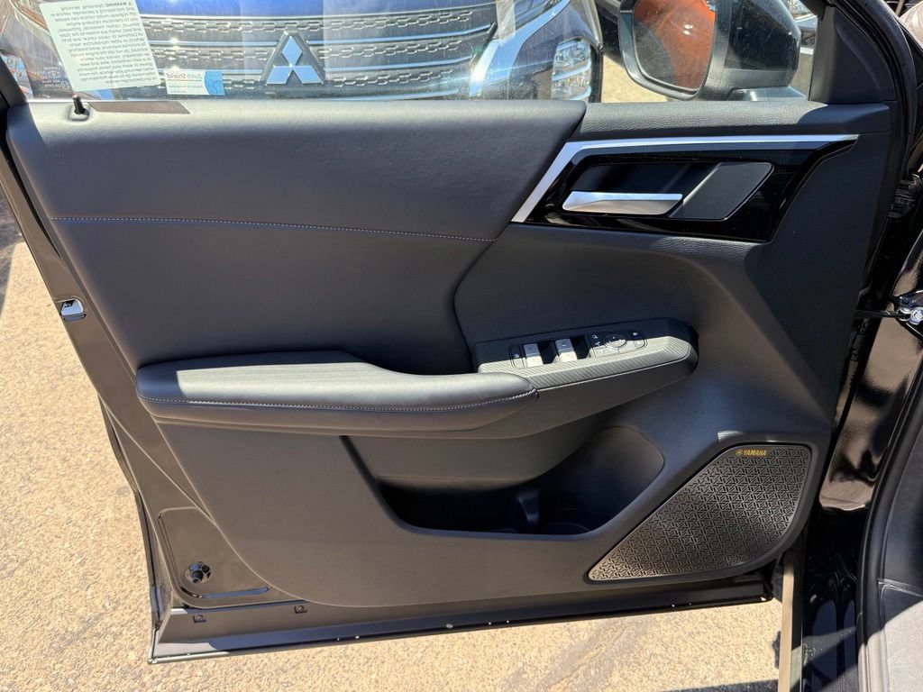 New 2026 Mitsubishi Outlander SE FWD image 32