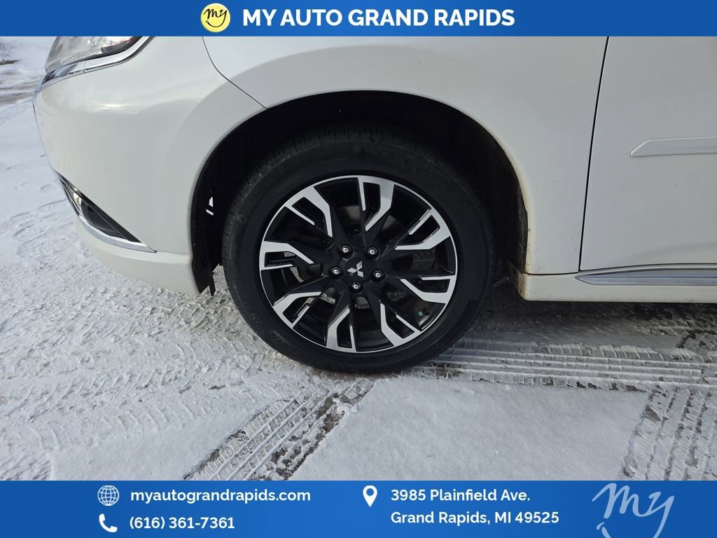 Used 2018 Mitsubishi Outlander SEL image 30