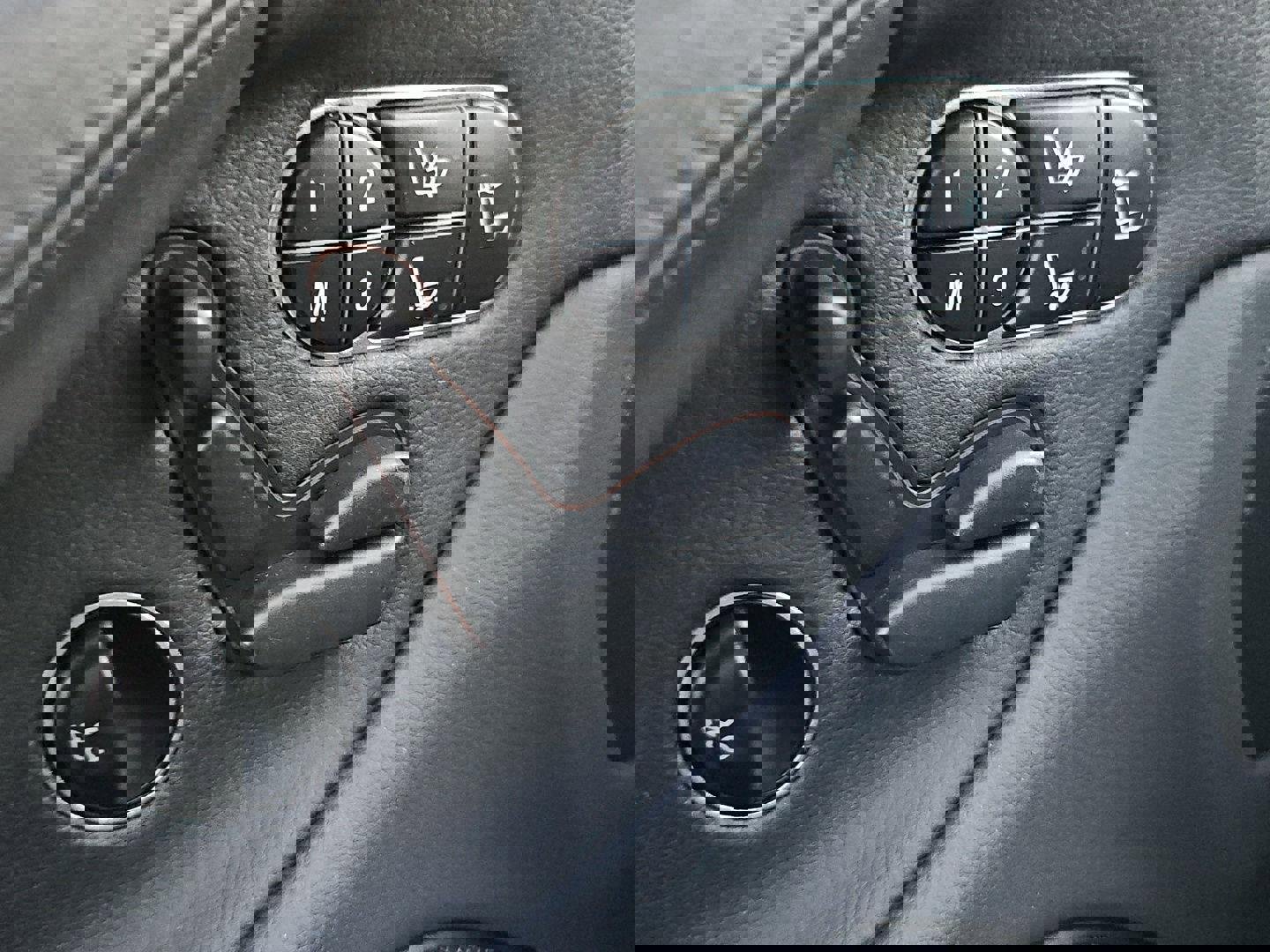 Used 2009 Mercedes-Benz SL 550 image 24