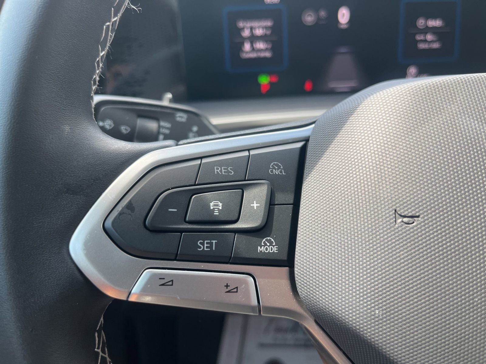 Certified 2025 Volkswagen Tiguan S FWD image 16