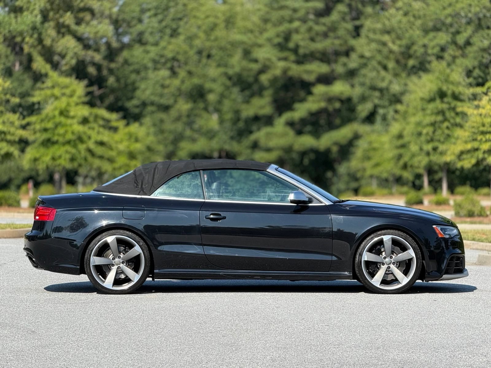 Used 2013 Audi RS 5 Cabriolet w/ Audi MMI Navigation Plus Pkg AWD/4WD image 12