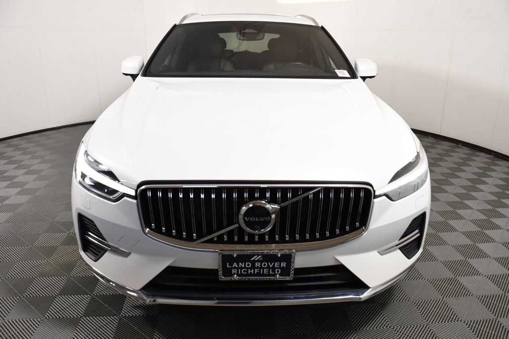 Used 2023 Volvo XC60 T8 Plus image 10