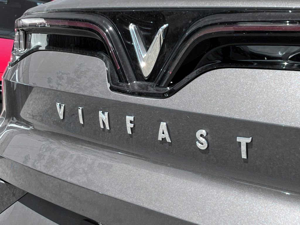 New 2025 VinFast VF 8 Eco image 7