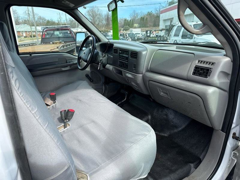 Used 2000 Ford F550 Regular Cab 4WD DRW image 7