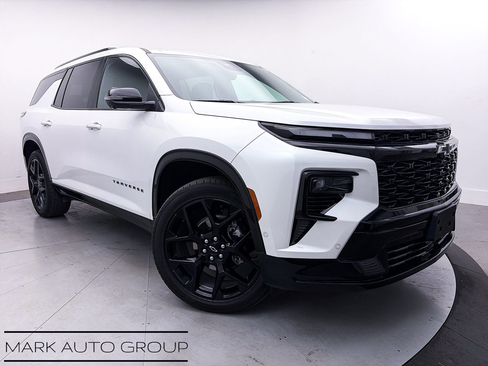Used 2024 Chevrolet Traverse RS w/ LPO, Floor Liner Package image 1