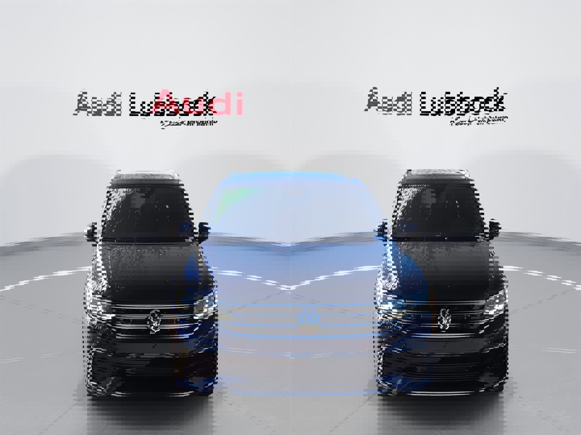 Used 2024 Volkswagen Tiguan SEL R-Line w/ MDO Package, Two-Row image 3