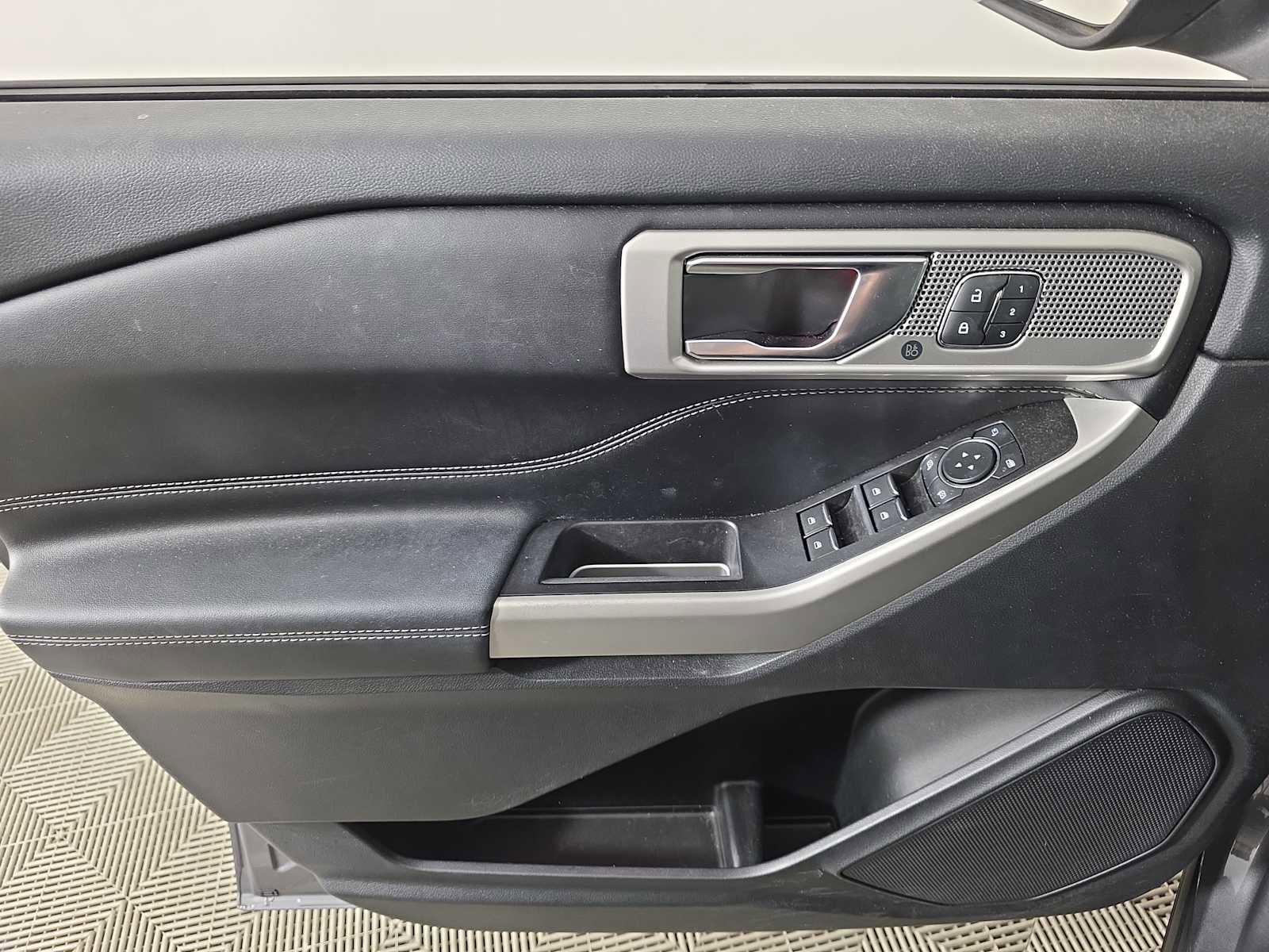 Used 2022 Ford Explorer Limited w/ Equipment Group 301A image 26