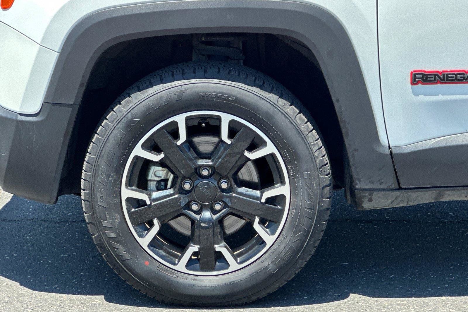Certified 2023 Jeep Renegade Trailhawk AWD/4WD image 26