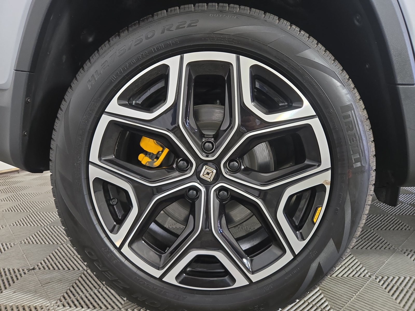 Used 2022 Rivian R1T Adventure AWD/4WD image 12