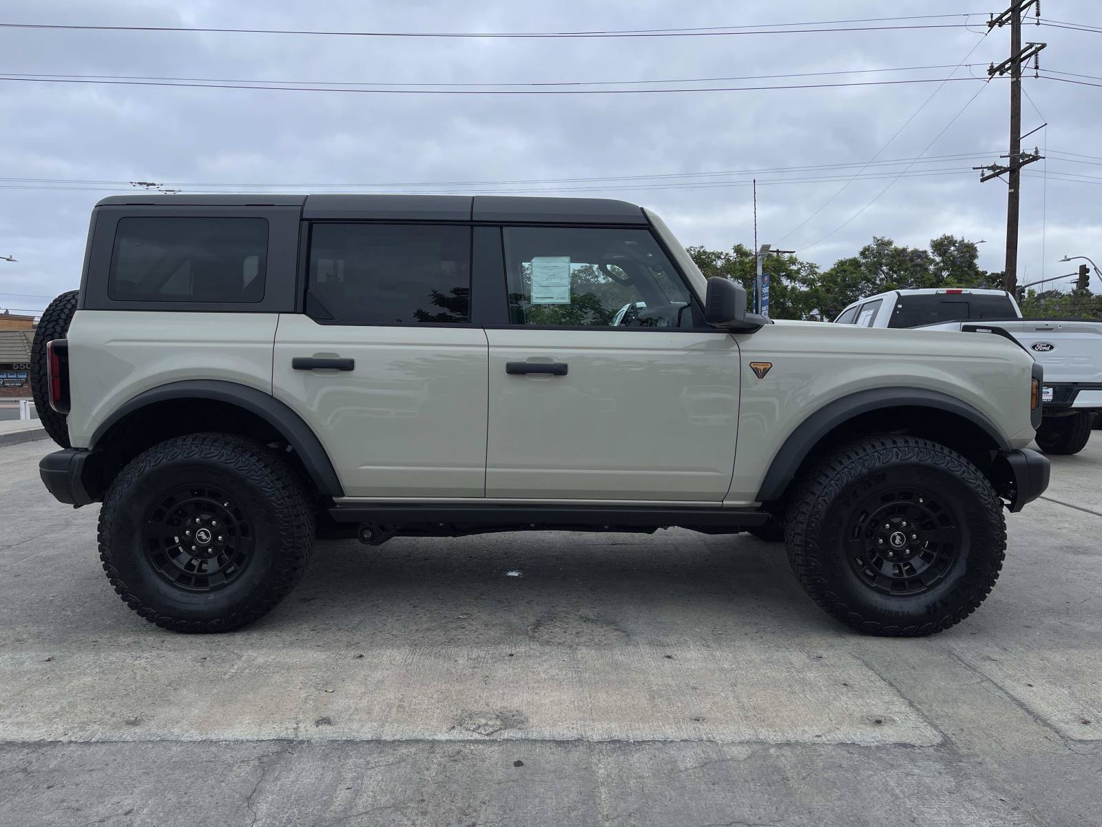 New 2026 Ford Bronco Badlands AWD/4WD image 2