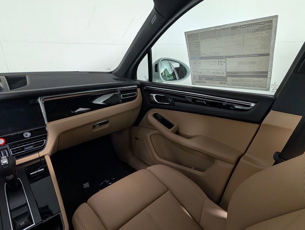New 2026 Porsche Macan image 23