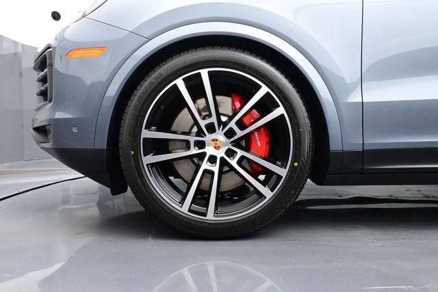 New 2026 Porsche Cayenne S AWD/4WD image 6