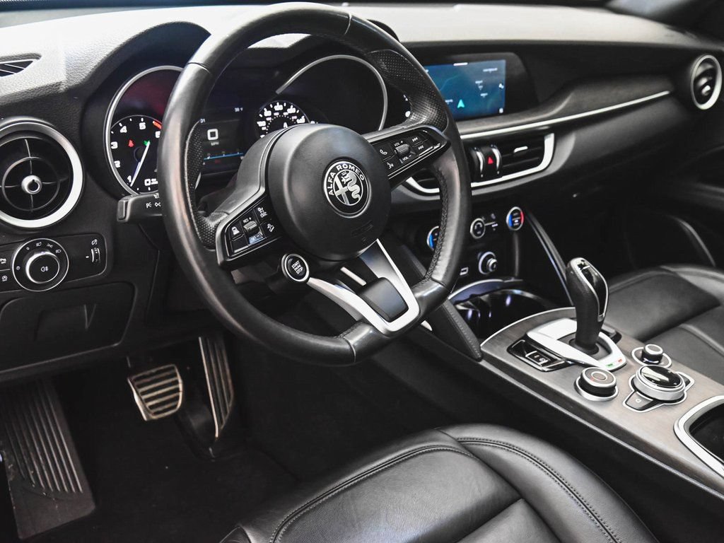 Used 2023 Alfa Romeo Stelvio Ti AWD/4WD image 14