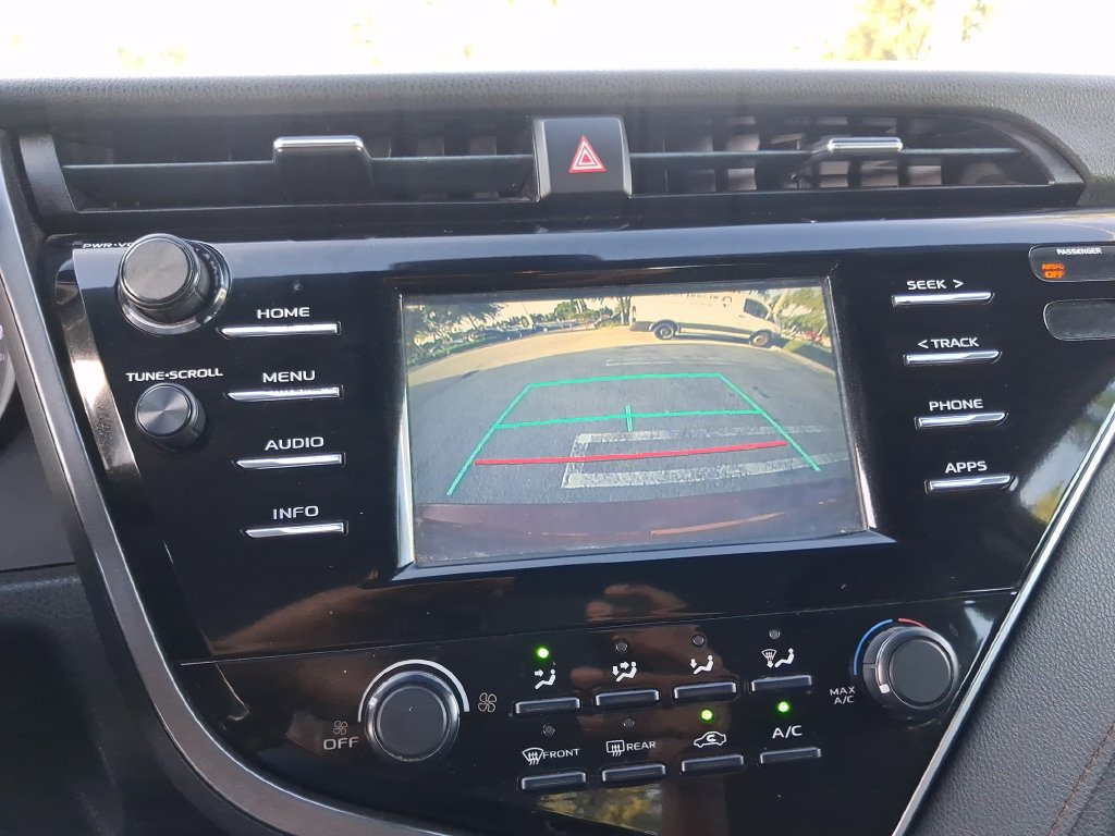 Used 2018 Toyota Camry LE FWD image 22