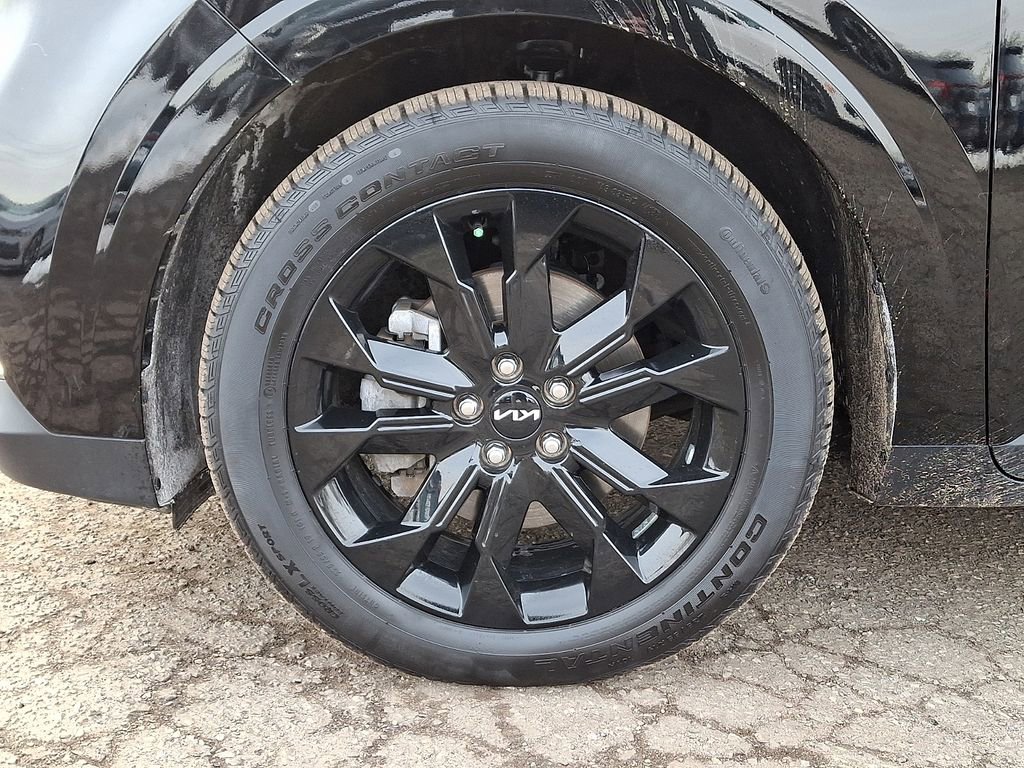 Certified 2023 Kia Carnival SX image 9