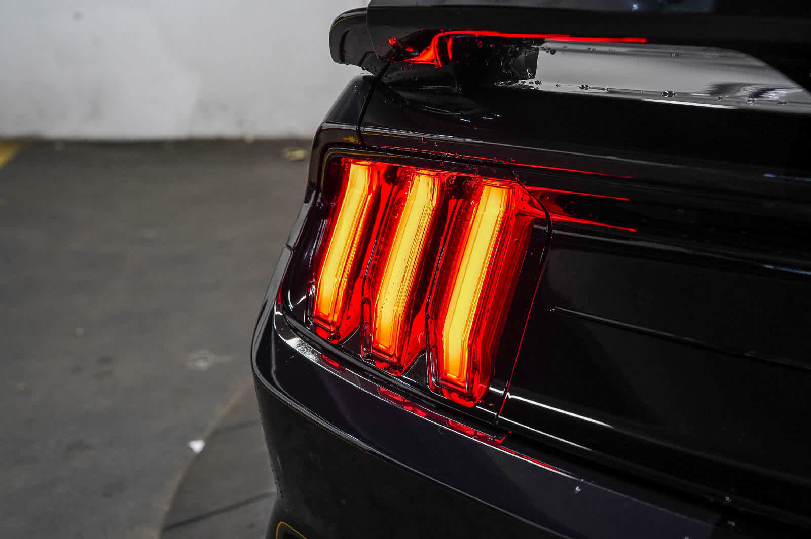 Used 2022 Ford Mustang Shelby GT500 w/ Technology Package RWD image 11