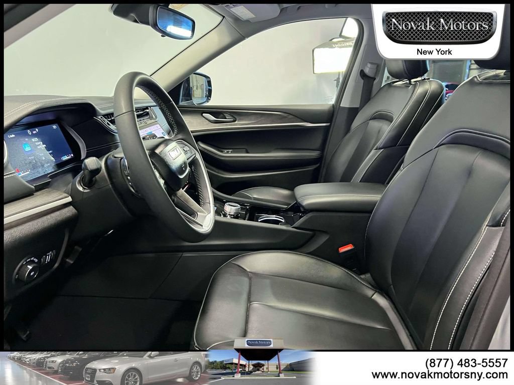 Used 2023 Jeep Grand Cherokee L Limited AWD/4WD image 17