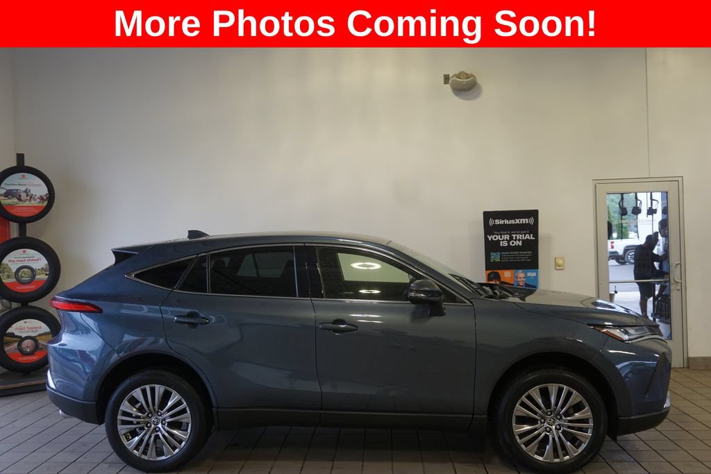 Certified 2022 Toyota Venza Limited AWD/4WD image 2