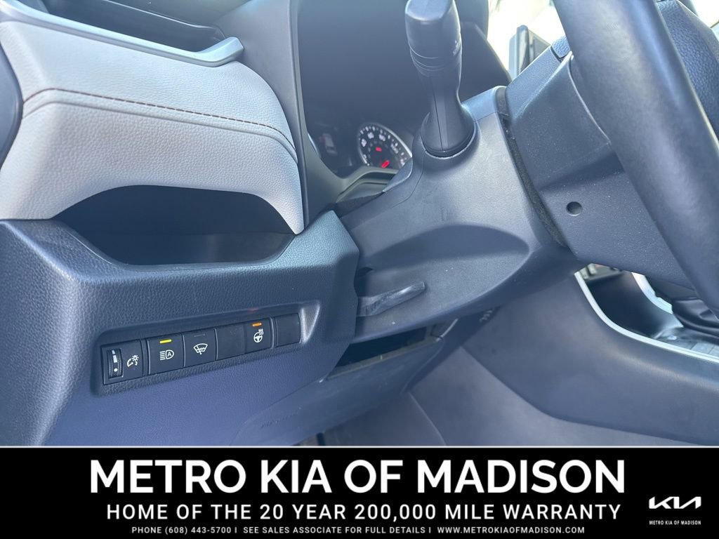 Used 2020 Toyota RAV4 XLE image 12
