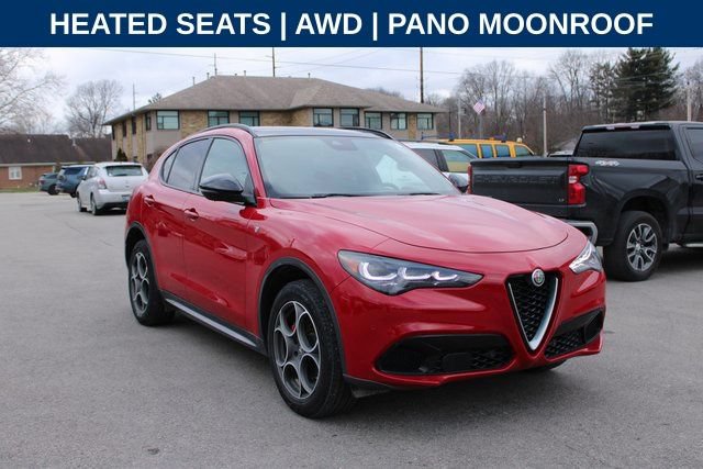 Used 2024 Alfa Romeo Stelvio AWD image 2
