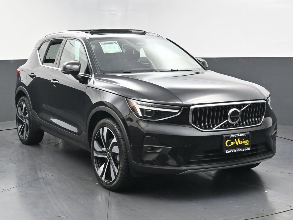 Used 2024 Volvo XC40 B5 Ultimate w/ Protection Package Premier AWD/4WD image 3