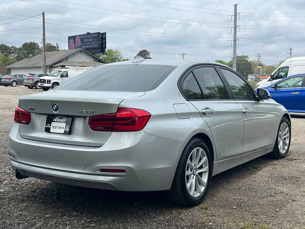 Used 2018 BMW 320i xDrive Sedan AWD/4WD image 5